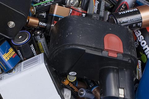 ㊣洪雅止戈专业回收动力电池☯旧电池回收设备☯收废旧铁锂电池